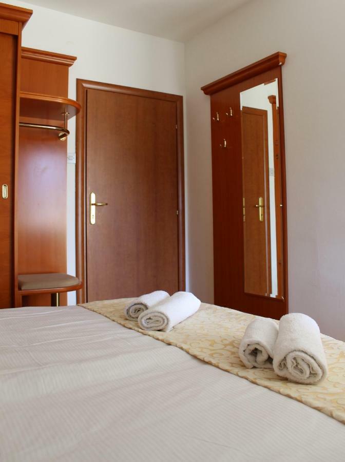 Rooms Nadia3 Baska  Bagian luar foto